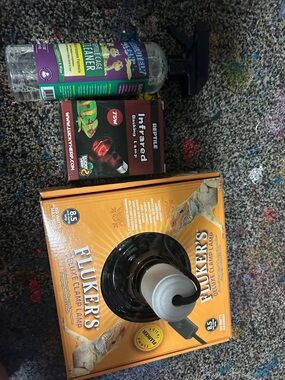 Absolutely Reptile Cage Cleaner Spray – Purple & Green Label